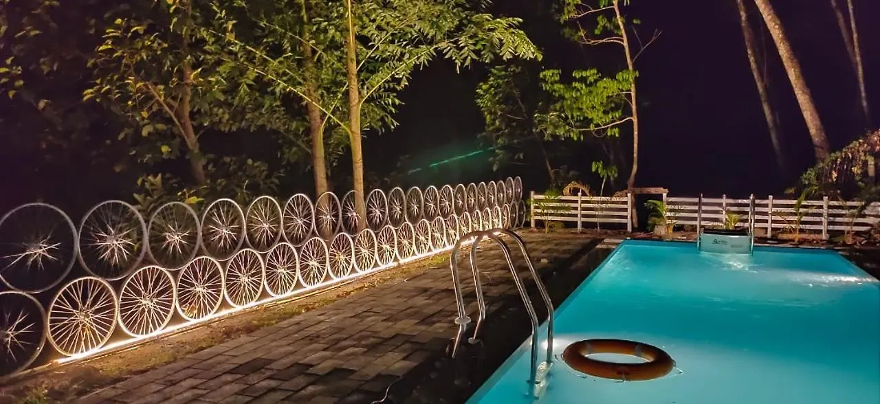 Resort Mistywindvalley Kudayattur